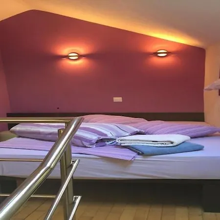 Elena St - Duplex Purple Apartman Split